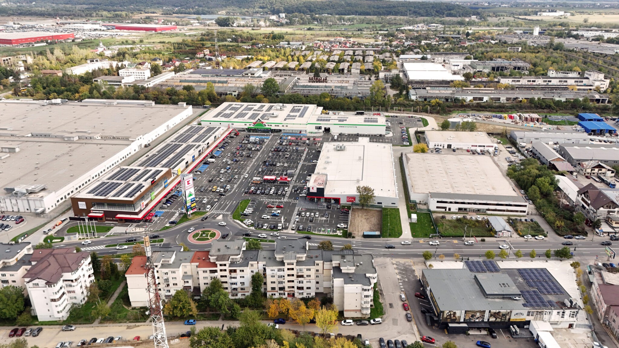 Large Food Retailer + Commercial Galleries, Pitești, Argeș County (Urban Planning)