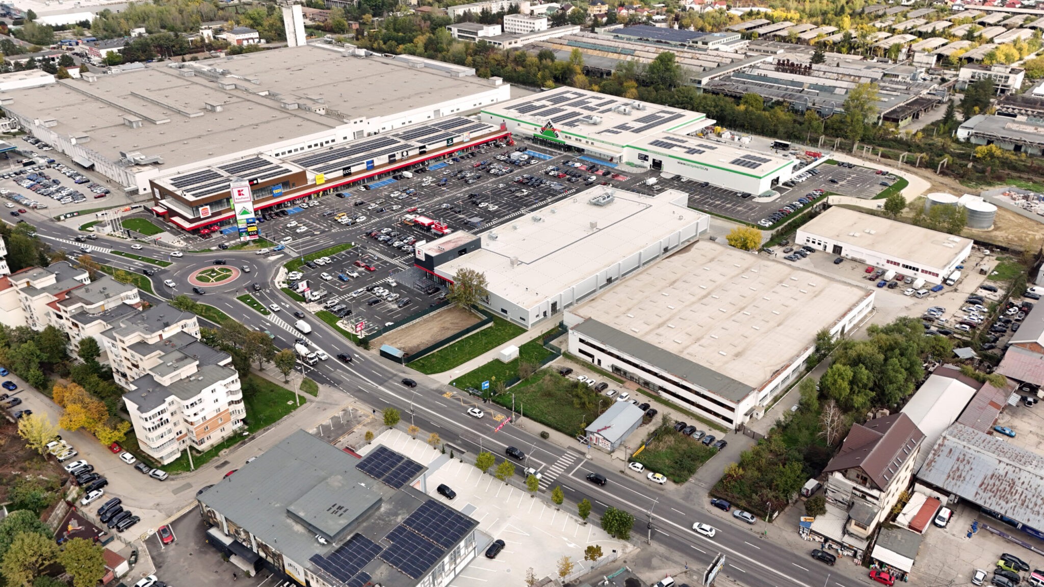 Large Food Retailer + Commercial Galleries, Pitești, Argeș County (Urban Planning)