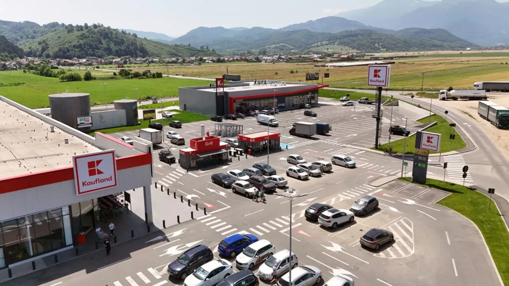 Retail Parks, a Source of Development for Medium and Small Communities in Romania
