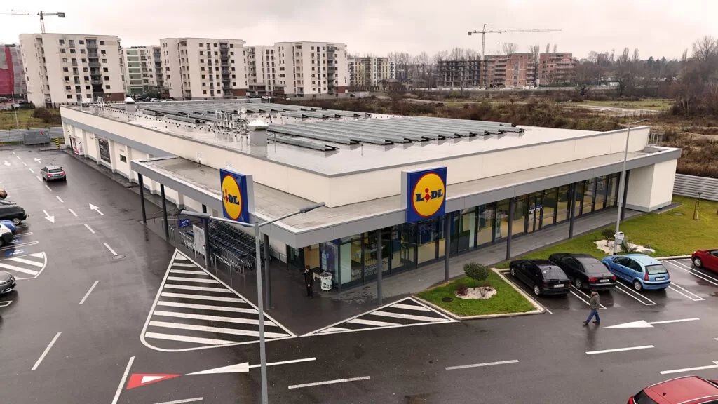 Retail Parks, a Source of Development for Medium and Small Communities in Romania