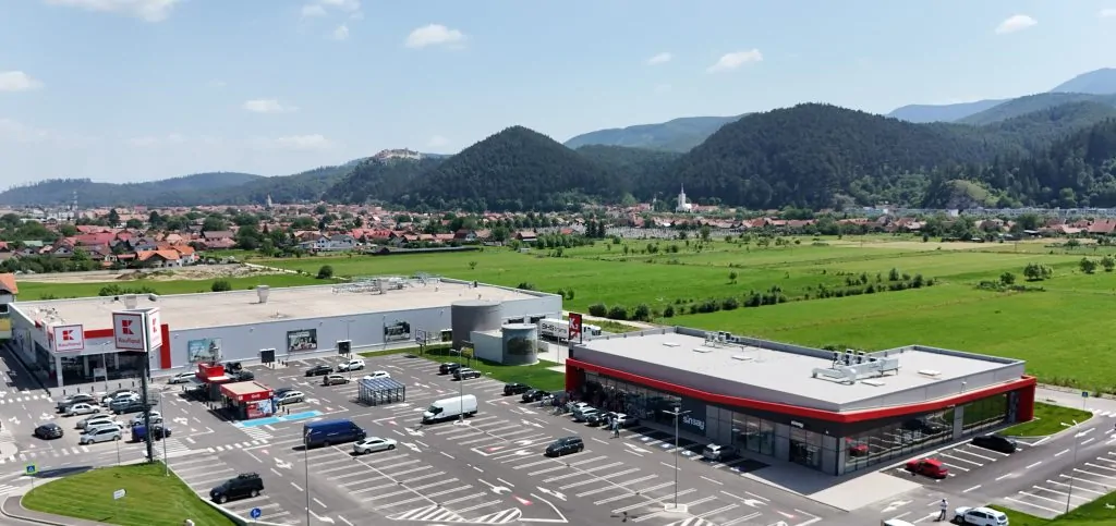The Benefits of Retail Parks for Medium and Small Communities in Romania