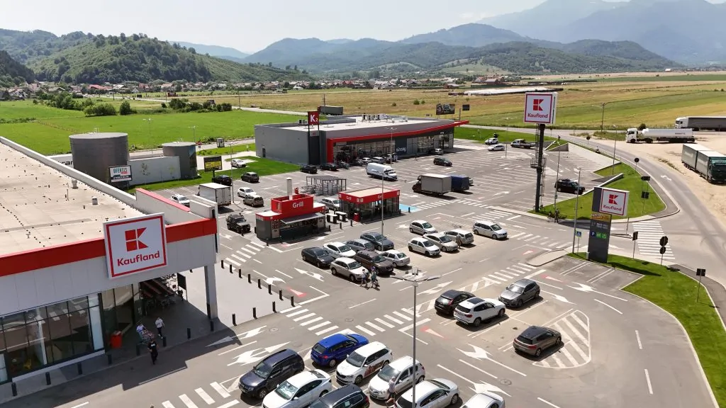 The Benefits of Retail Parks for Medium and Small Communities in Romania
